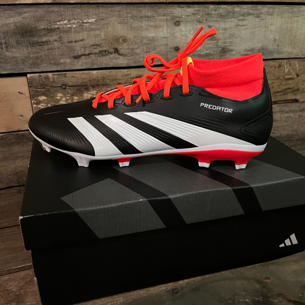 New in Box Adidas Soccer Cleats. Men’s 10.5. PREDATOR 24 LEAGUE